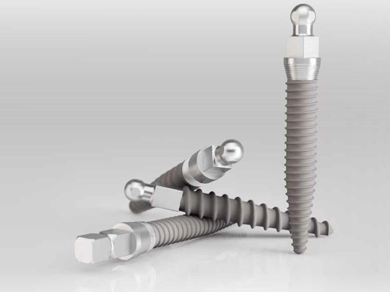 mini implantátum